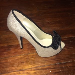 Bongo Golden High Heel Pumps